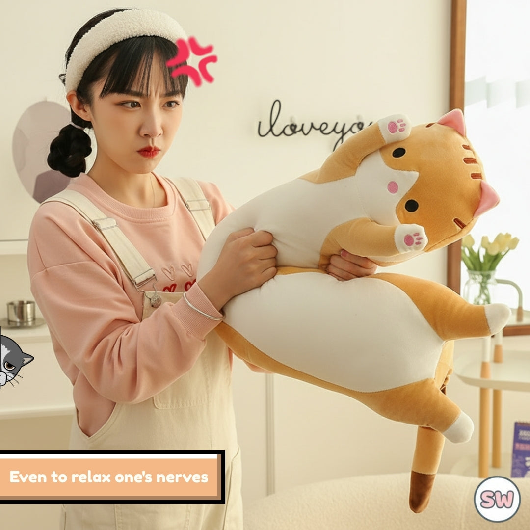 Biscuit Caramel Cat - Close-up